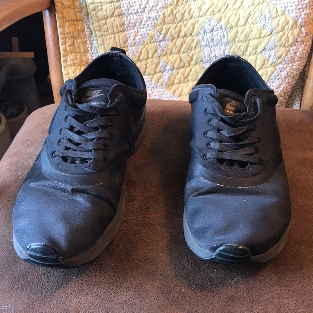 Nike Thea shoes